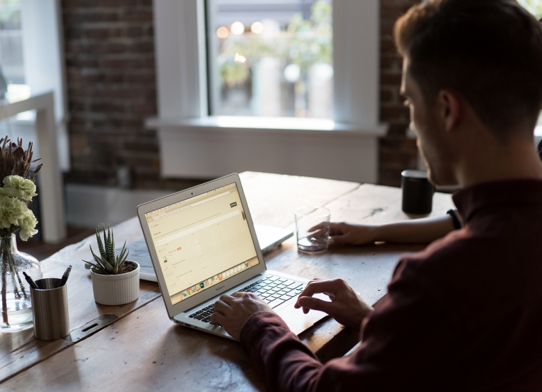 �W(w��ng)��ُ�I�ھ��ͷ�ϵ�y(t��ng)Դ�a