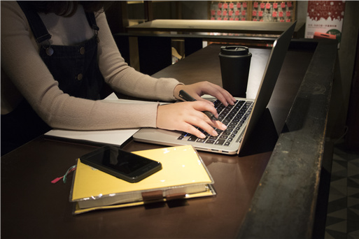 �ھ��ͷ�ϵ�y