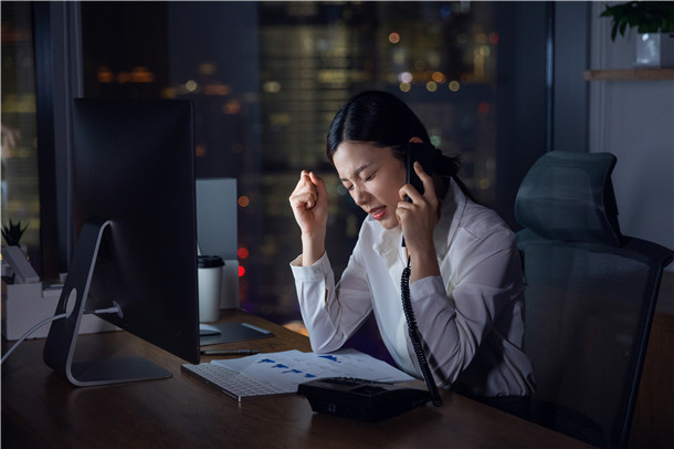 �ГQ��ͬ��ɫ�M(j��n)�М�ͨ